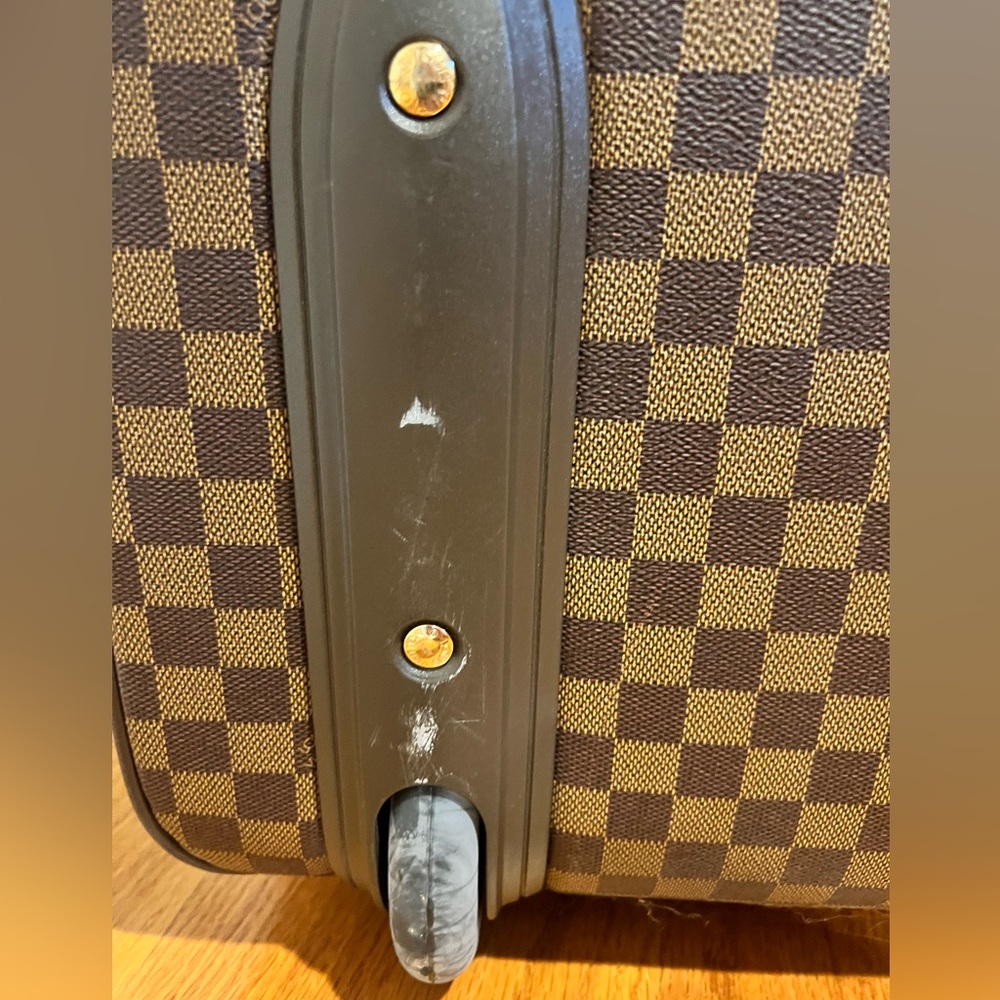 Louis Vuitton suitcase about 26x18x10 inches - Picture 4 of 16